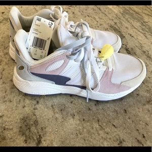 Adidas chaos sneaker women’s 9.5